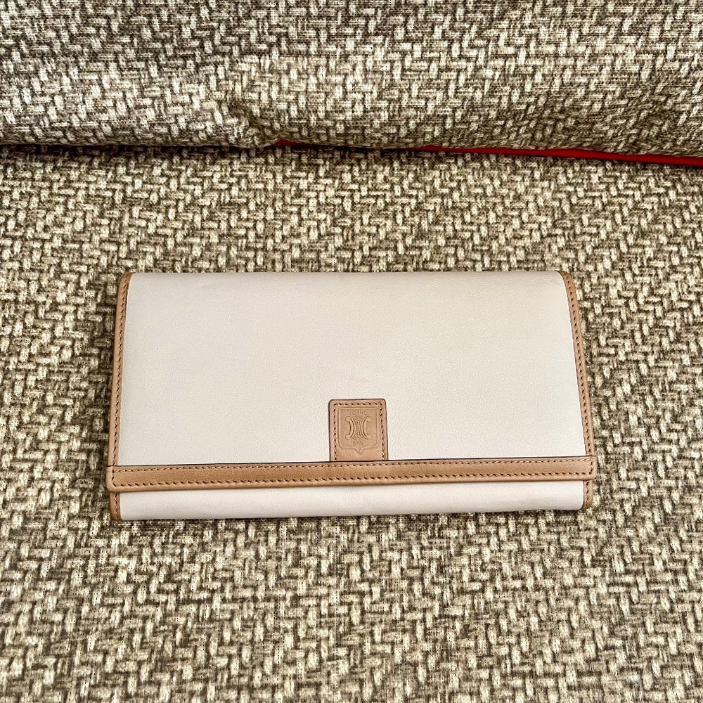 Authentic Celine kiss lock long wallet, vintage from the 1990s